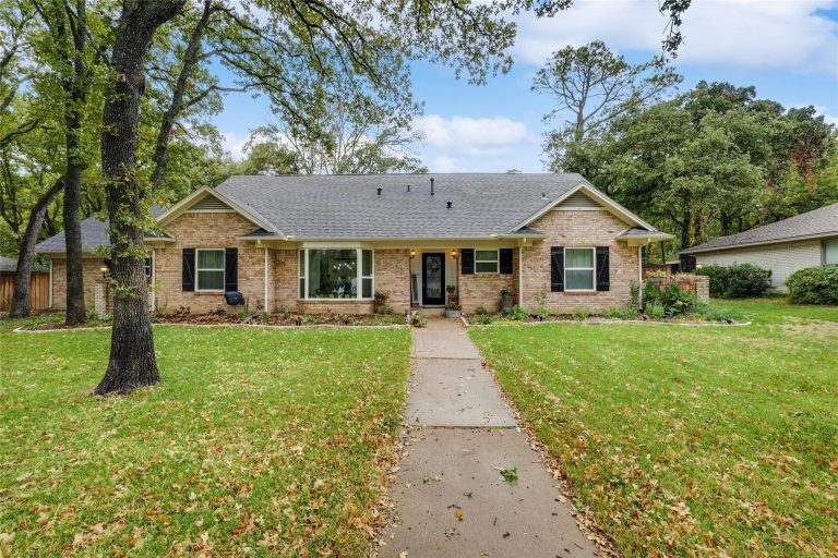 Property Photo of 3014 Santa Monica Drive, Denton 76205 – Home for Sale in Denton