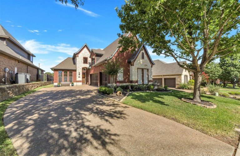 Property Photo of 4436 Timber Crest Court, Grapevine 76051 – Home for Sale in Grapevine