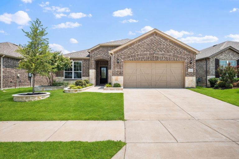Property Photo of 7712 Monument Drive, Little Elm 76227 – Home for Sale in Little Elm