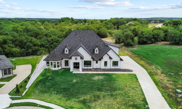 Property Photo of 1107 Lily Court, Grand Prairie 75104 – Home for Sale in Grand Prairie