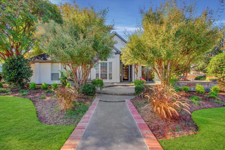 Property Photo of 205 Oakmont Drive, Trophy Club 76262 – Home for Sale in Trophy Club