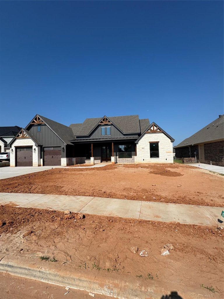 Property Photo of 6657 Pinehurst Drive, Granbury 76049 – Home for Sale in Granbury