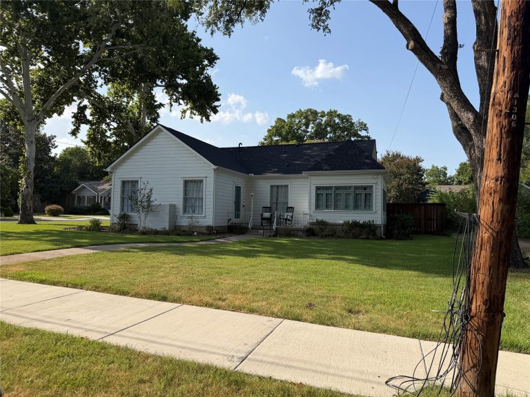 Property Photo of 1306 W Virginia Street, McKinney 75069 – Home for Sale in McKinney