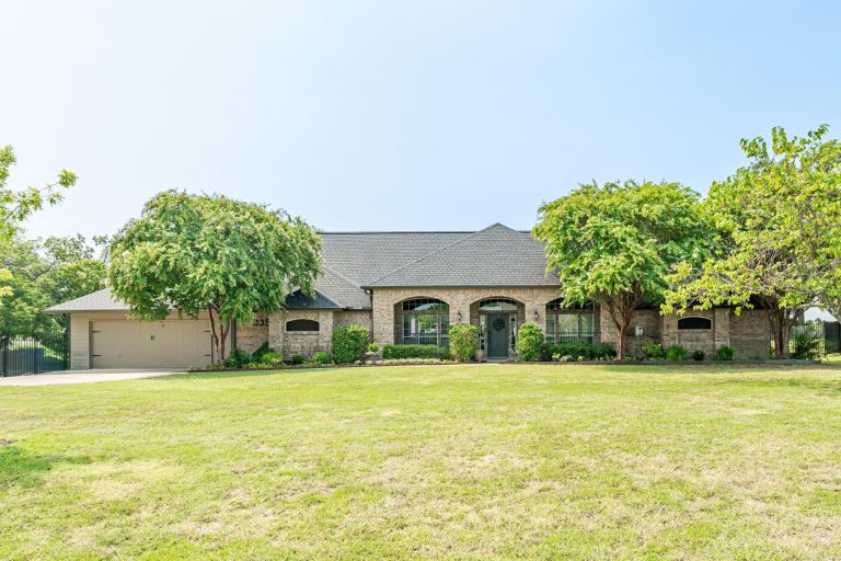 Property Photo of 835 Cross Post Lane, Lowry Crossing 75069 – Home for Sale in Lowry Crossing