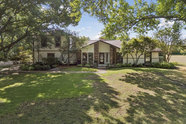Property Photo of 520 Cottonwood Place, Fairview 75069 – Home for Sale in Fairview