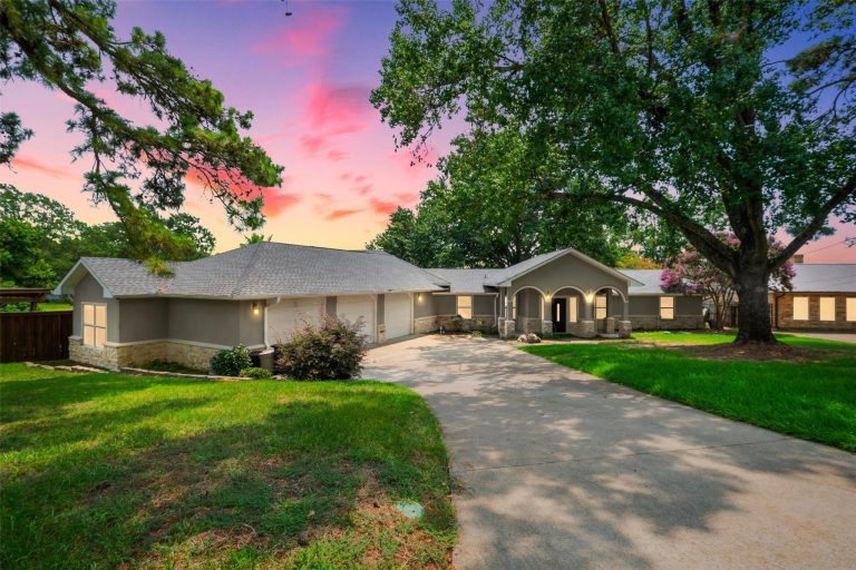 Property Photo of 211 Lake Front Drive, Mabank 75156 – Home for Sale in Mabank