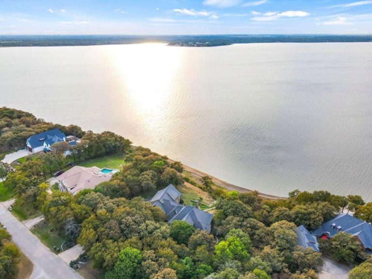 Property Photo of 1190 Emerald Sound Boulevard, Oak Point 75068 – Home for Sale in Oak Point