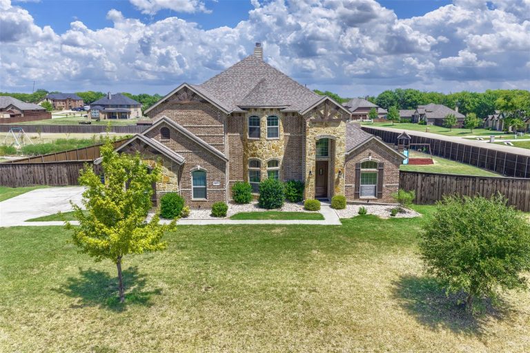 Property Photo of 8871 Etta Court, Waxahachie 75167 – Home for Sale in Waxahachie