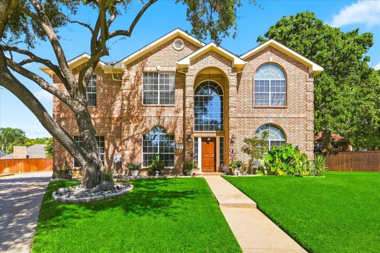 Property Photo of 2921 Oak Bend Court, Flower Mound 75028 – Home for Sale in Flower Mound