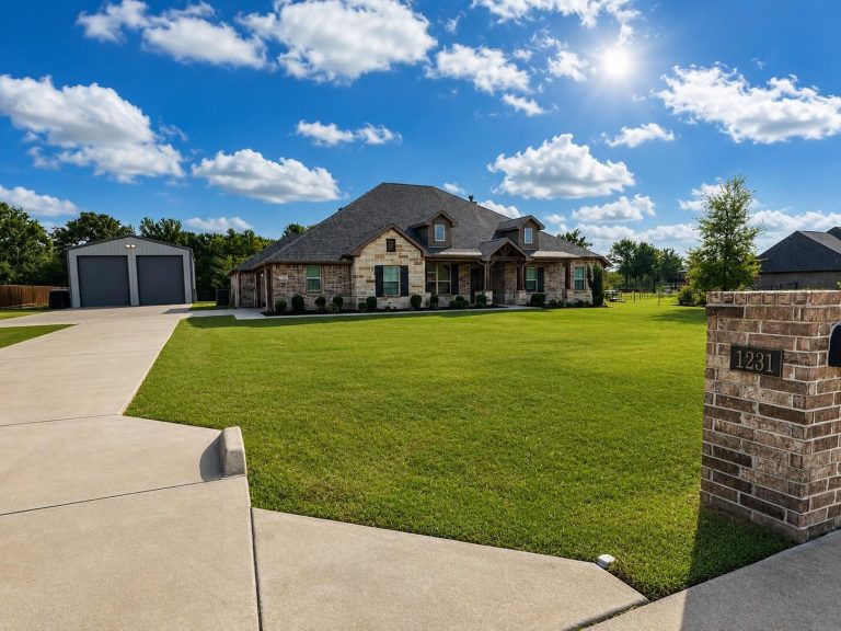 Property Photo of 1231 Christie Lane, Oak Ridge 75161 – Home for Sale in Oak Ridge