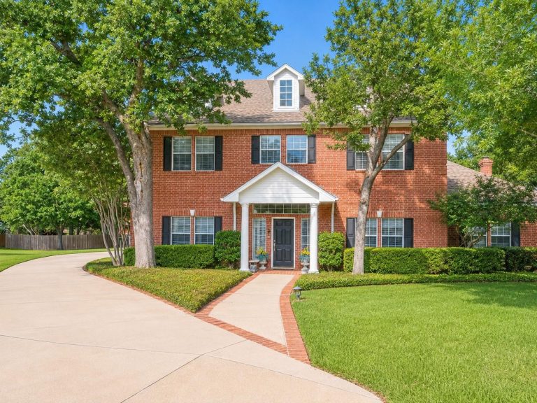 Property Photo of 27 Oak Forrest Circle, Denton 76210 – Home for Sale in Denton