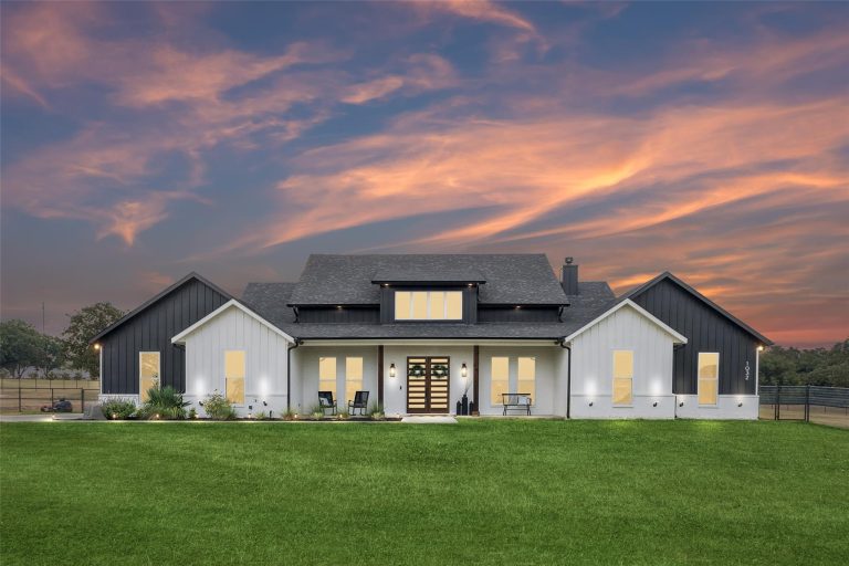 Property Photo of 1032 Bluebonnet Ridge, Weatherford 76087 – Home for Sale in Weatherford