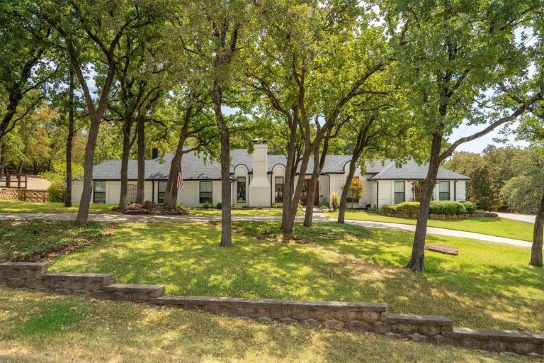 Property Photo of 6509 Hillcrest Road, Flower Mound 75022 – Home for Sale in Flower Mound