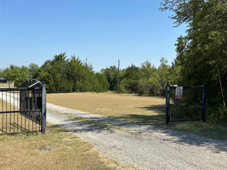 Property Photo of 676 Blanton Hill Road, Whitewright 75491 – Home for Sale in Whitewright