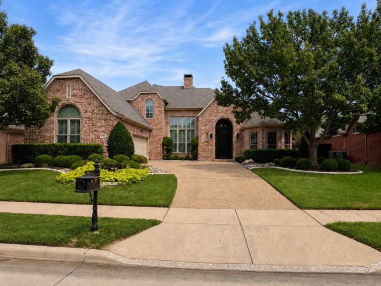 Property Photo of 4816 Pack Saddle Way, Flower Mound 75028 – Home for Sale in Flower Mound