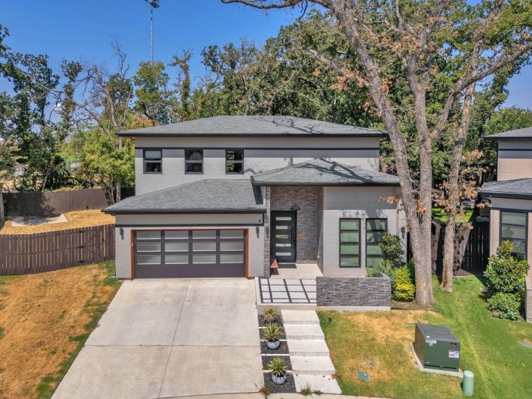 Property Photo of 3059 Tall Oaks Court, Corinth 76210 – Home for Sale in Corinth
