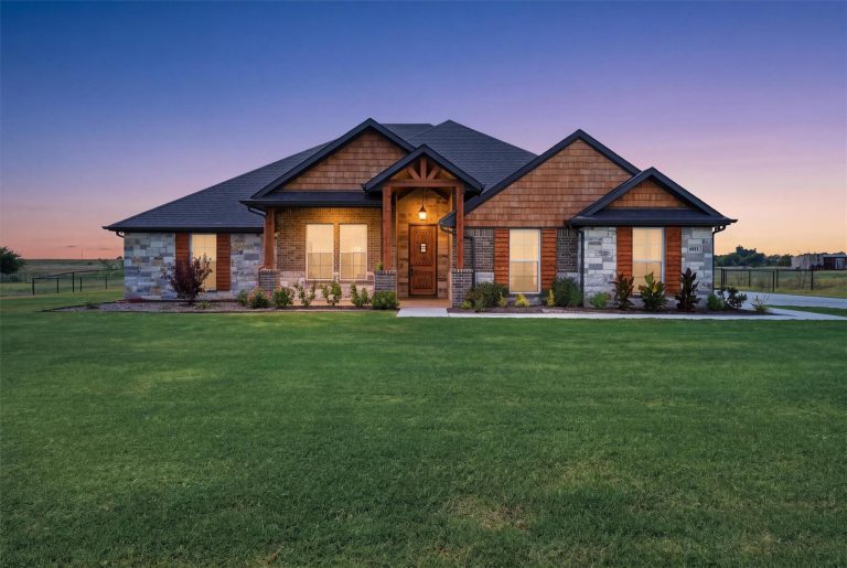 Property Photo of 6941 Eagle Creek Drive, Godley 76044 – Home for Sale in Godley