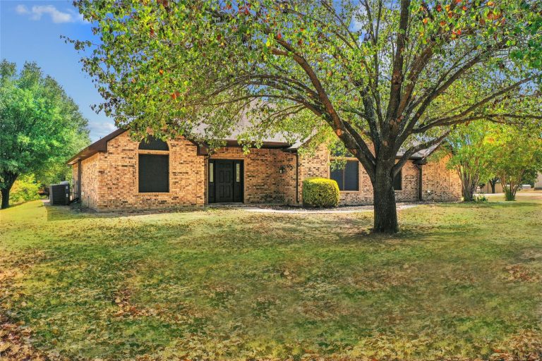 Property Photo of 1570 Karen Drive, Argyle 76226 – Home for Sale in Argyle