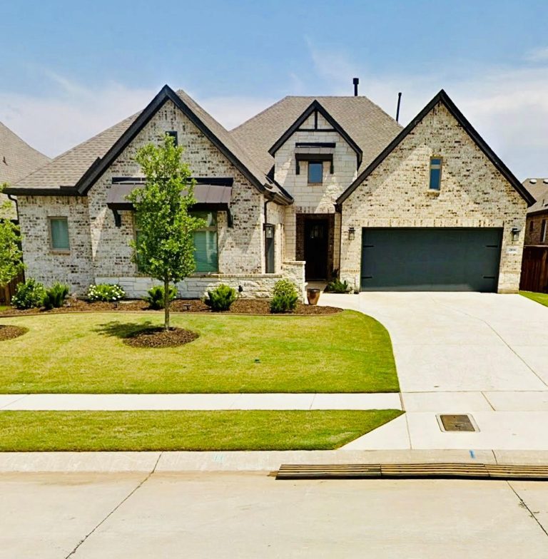 Property Photo of 2816 Garrett Drive, Highland Village 75077 – Home for Sale in Highland Village