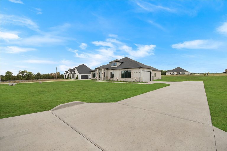 Property Photo of 1522 Carter Drive, Royse City 75189 – Home for Sale in Royse City