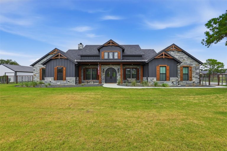 Property Photo of 2017 Pinetree Post, Weatherford 76087 – Home for Sale in Weatherford