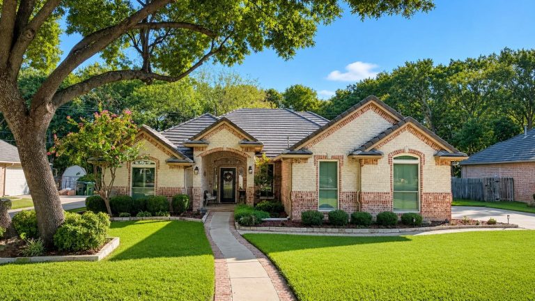 Property Photo of 3122 Oakview Drive, Hurst 76054 – Home for Sale in Hurst