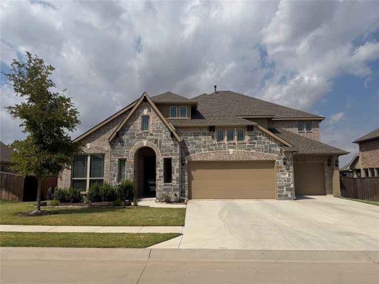 Property Photo of 1113 Wrenwood Drive, Justin 76247 – Home for Sale in Justin