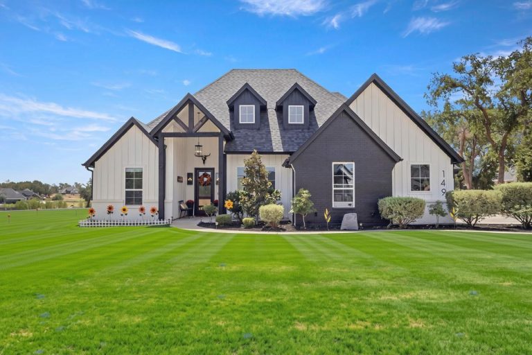 Property Photo of 149 Clayton Crossing, Springtown 76082 – Home for Sale in Springtown