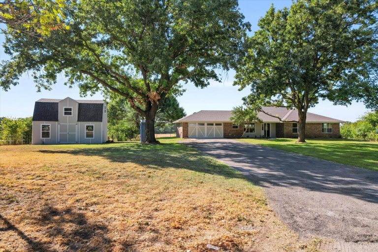 Property Photo of 6809 Norris Circle, Weatherford 76087 – Home for Sale in Weatherford