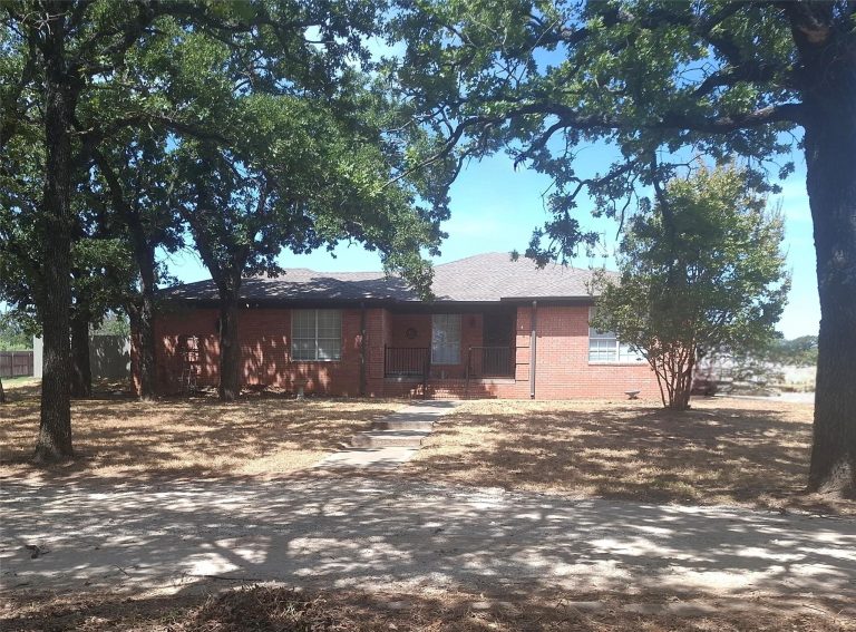 Property Photo of 3520 Old Dennis Road, Weatherford 76087 – Home for Sale in Weatherford