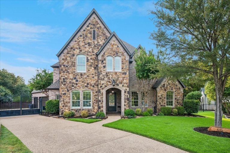 Property Photo of 512 Clear Vista Drive, Trophy Club 76262 – Home for Sale in Trophy Club
