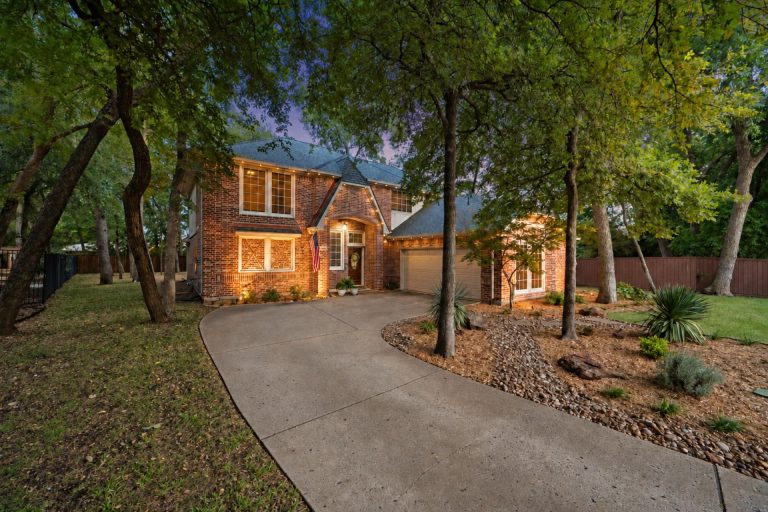 Property Photo of 18 Oxford Way, Allen 75002 – Home for Sale in Allen