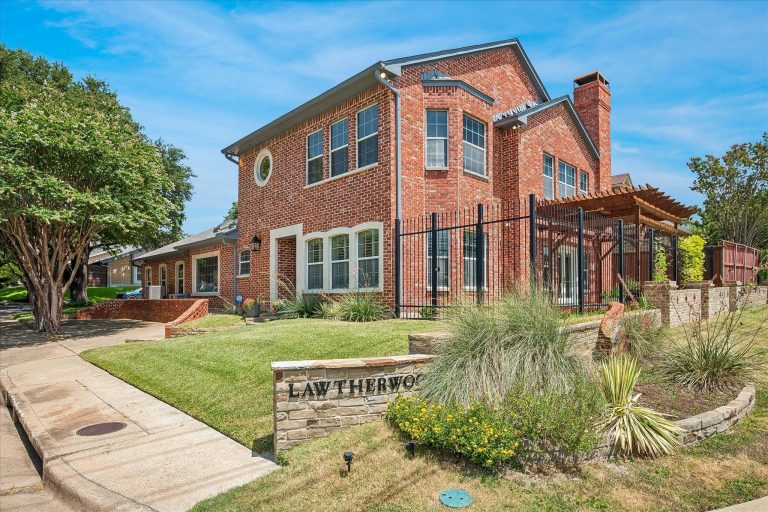 Property Photo of 2702 Lawtherwood Court, Dallas 75214 – Home for Sale in Dallas
