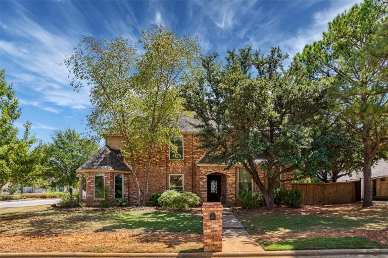 Property Photo of 20 Creekmere Drive, Trophy Club 76262 – Home for Sale in Trophy Club