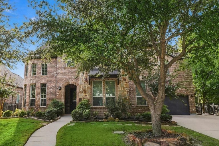 Property Photo of 2901 Merryglen Lane, Flower Mound 75022 – Home for Sale in Flower Mound