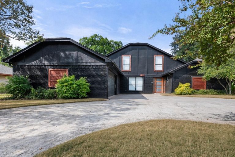 Property Photo of 1108 San Juan Court, Arlington 76012 – Home for Sale in Arlington