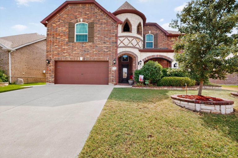 Property Photo of 7800 Alders Gate Lane, Denton 76208 – Home for Sale in Denton