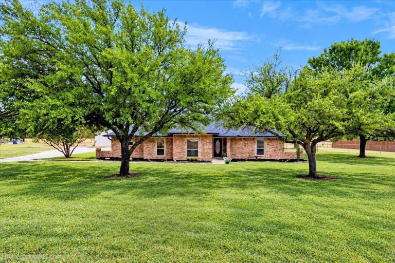 Property Photo of 1694 Betts Lane, Prosper 75078 – Home for Sale in Prosper
