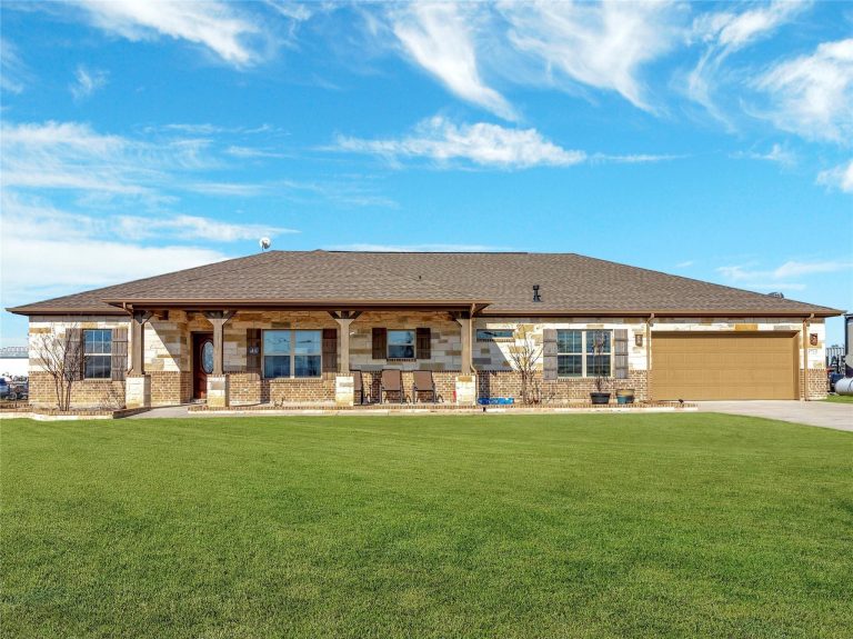 Property Photo of 5715 Fm 547, Farmersville 75442 – Home for Sale in Farmersville