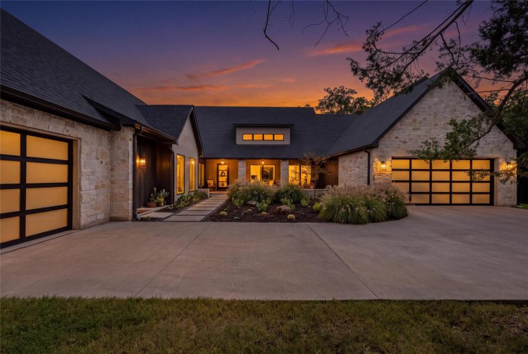 Property Photo of 206 Lila Blue Lane, Van Alstyne 75495 – Home for Sale in Van Alstyne