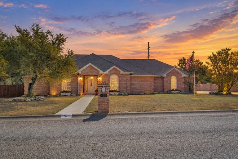 Property Photo of 128 Lakeside Oaks Circle, Lakeside 76135 – Home for Sale in Lakeside