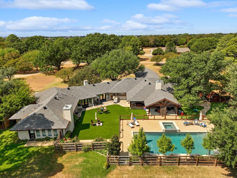 Property Photo of 113 Red Oak Lane, Flower Mound 75028 – Home for Sale in Flower Mound