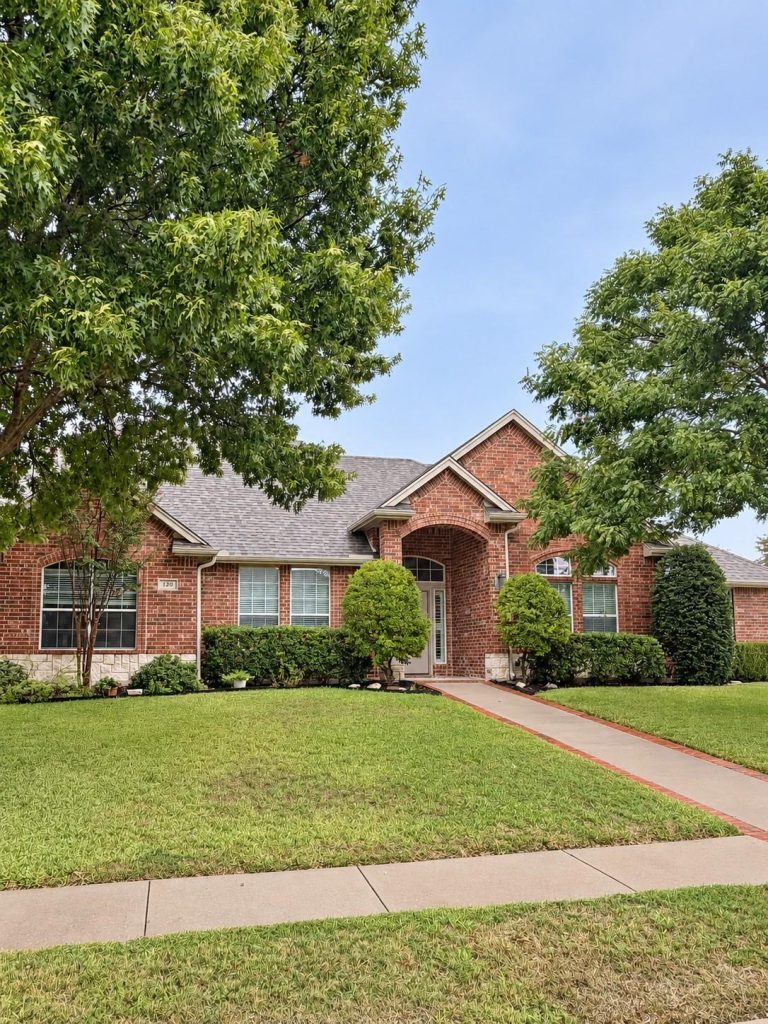 Property Photo of 120 Crestbrook Court, Midlothian 76065 – Home for Sale in Midlothian
