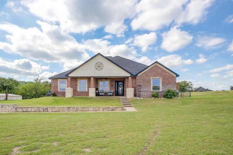 Property Photo of 124 Stonewick Drive, Cresson 76035 – Home for Sale in Cresson