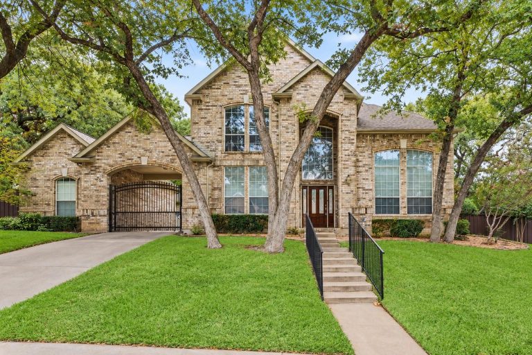 Property Photo of 800 Timberwolf Court, Crowley 76036 – Home for Sale in Crowley