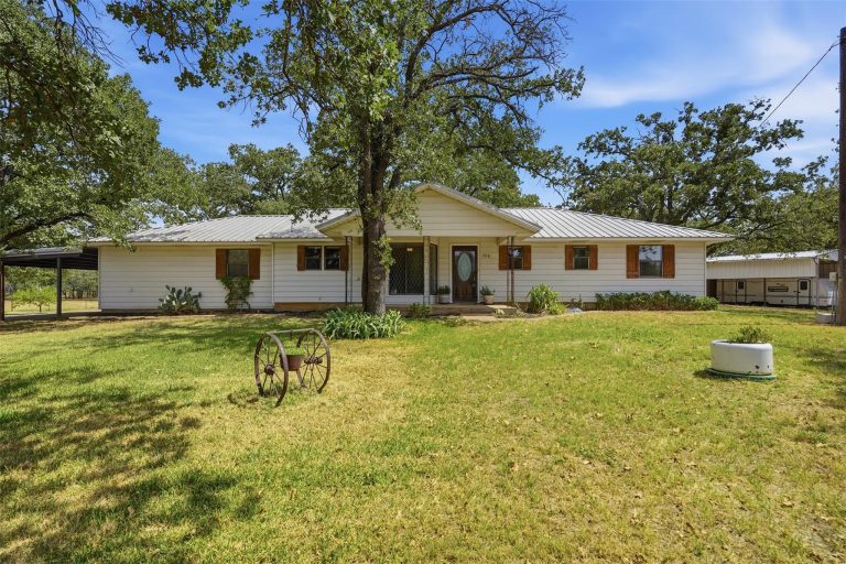 Property Photo of 209 County Road 4917, Newark 76071 – Home for Sale in Newark