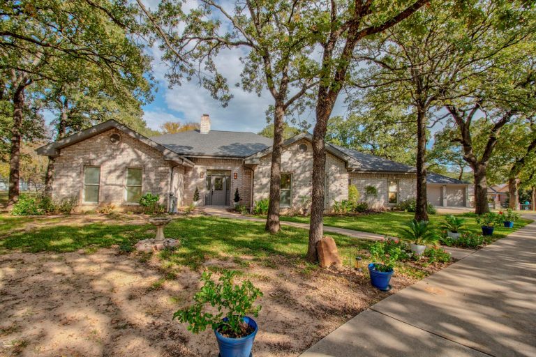 Property Photo of 101 Tomahawk Drive, Lake Kiowa 76240 – Home for Sale in Lake Kiowa