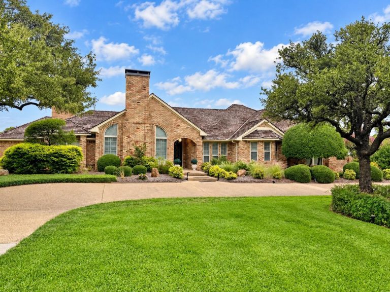 Property Photo of 900 Emerald Boulevard, Southlake 76092 – Home for Sale in Southlake